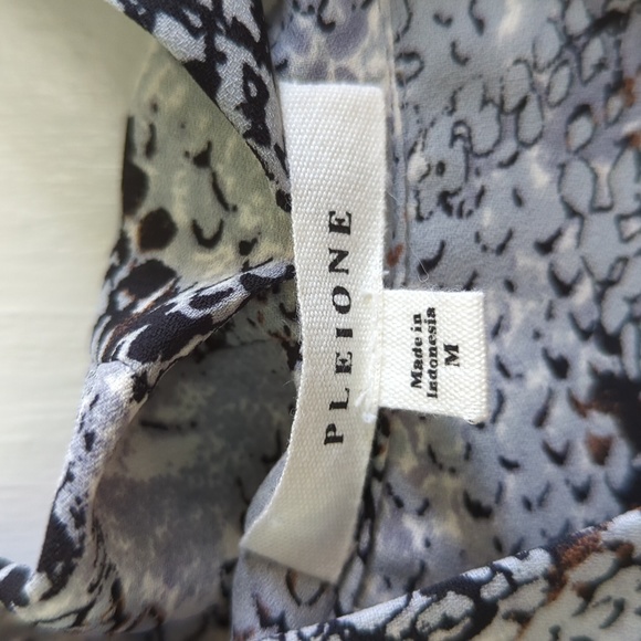 Pleione Snake Skin Print Blouse - Picture 3 of 9